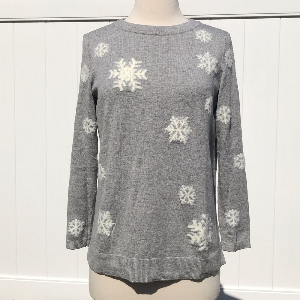 Talbots  Crewneck  Gray Sweater with White Snowflake ❄️ Pattern Size P (XS)